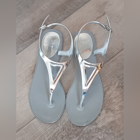 Stuart Weitzman Trifecta metallic Jelly sandals in silver, size 9 - Picture 2 of 5